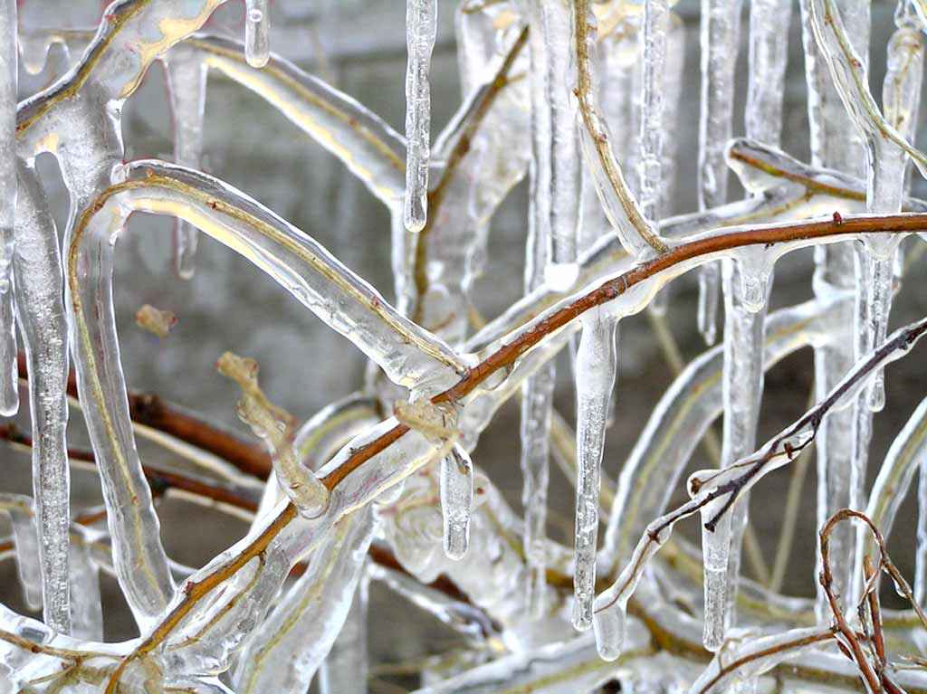 Откуда на сосульках «волны»?