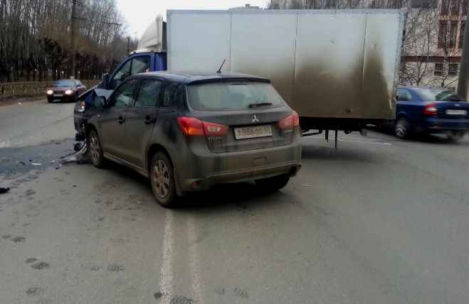 33{2c9f5a9acbd0926bbe8a0d926aa2950b908768febc48b35b0937e3e268547932} ДТП в Кировской области происходят из-за плохих дорожных условий