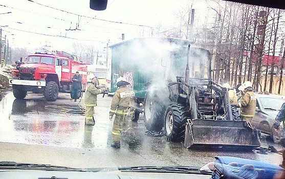 Пробка на Лепсе образовалась из-за горящего трактора