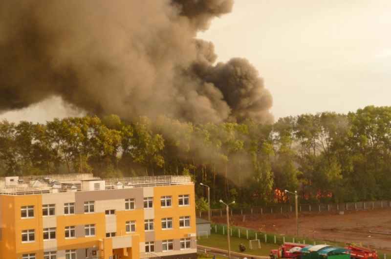 Во время вчерашнего крупного пожара в Кирове сгорели 20 тонн семян