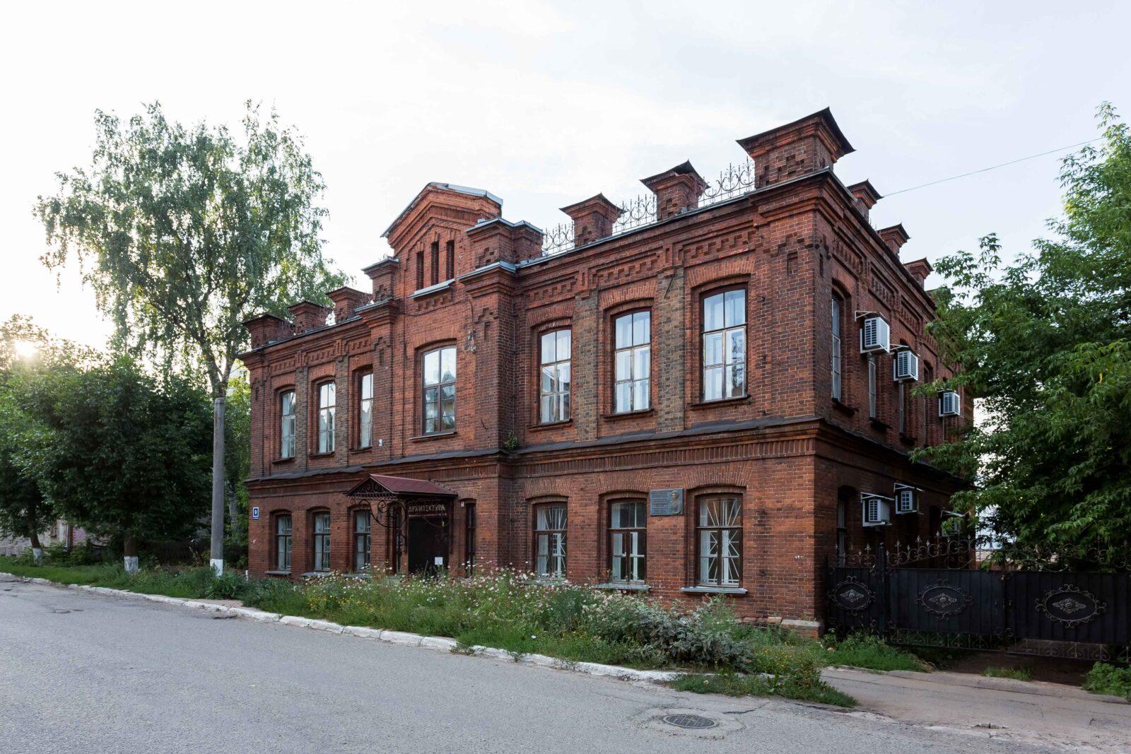 Здание бывшей церковно-приходской школы вернут церкви