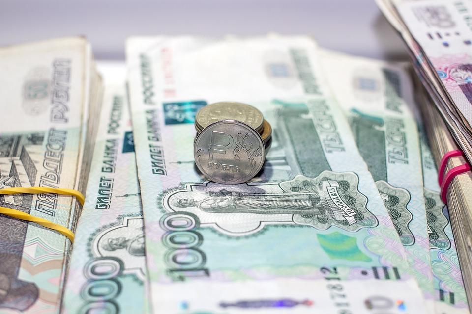 Житель Зуевки украл с карты пенсионера 300 тыс. рублей