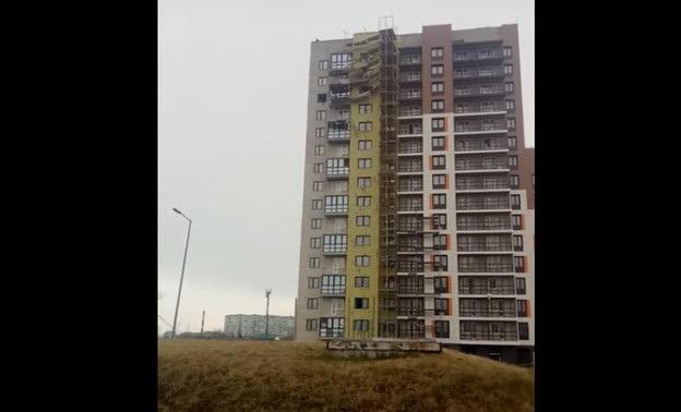 В Кирове рухнули строительные леса с рабочими