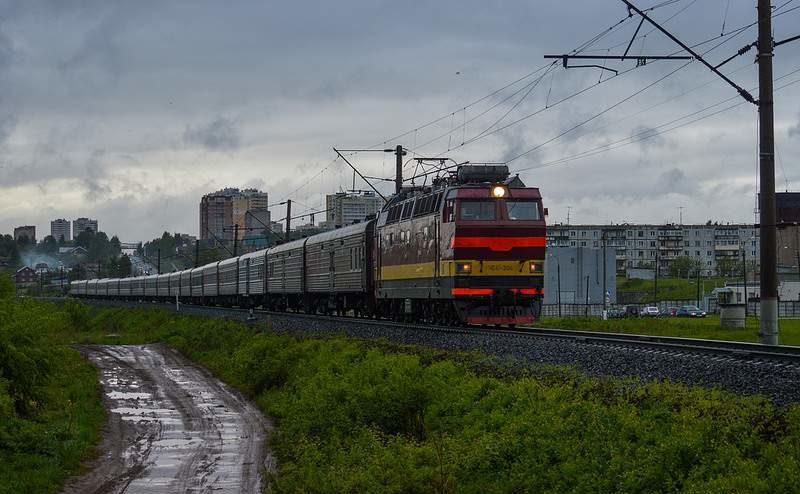 В Кирове поезд насмерть сбил женщину