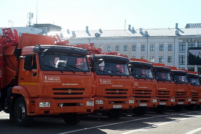 В Кировскую область поступили 18 новых мусоровозов