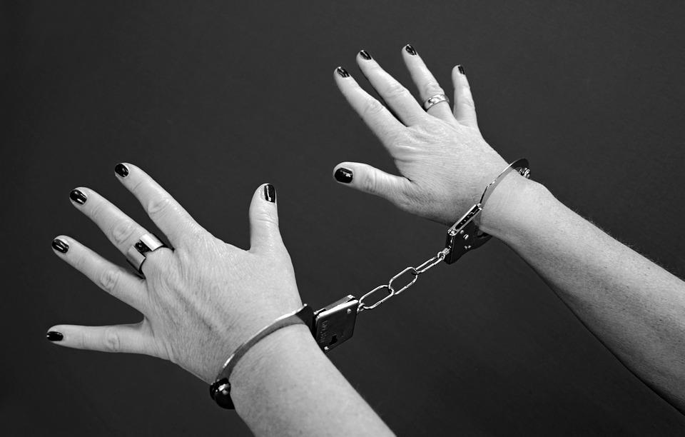 Жительница Слободского изрезала мужа, а затем задушила его
